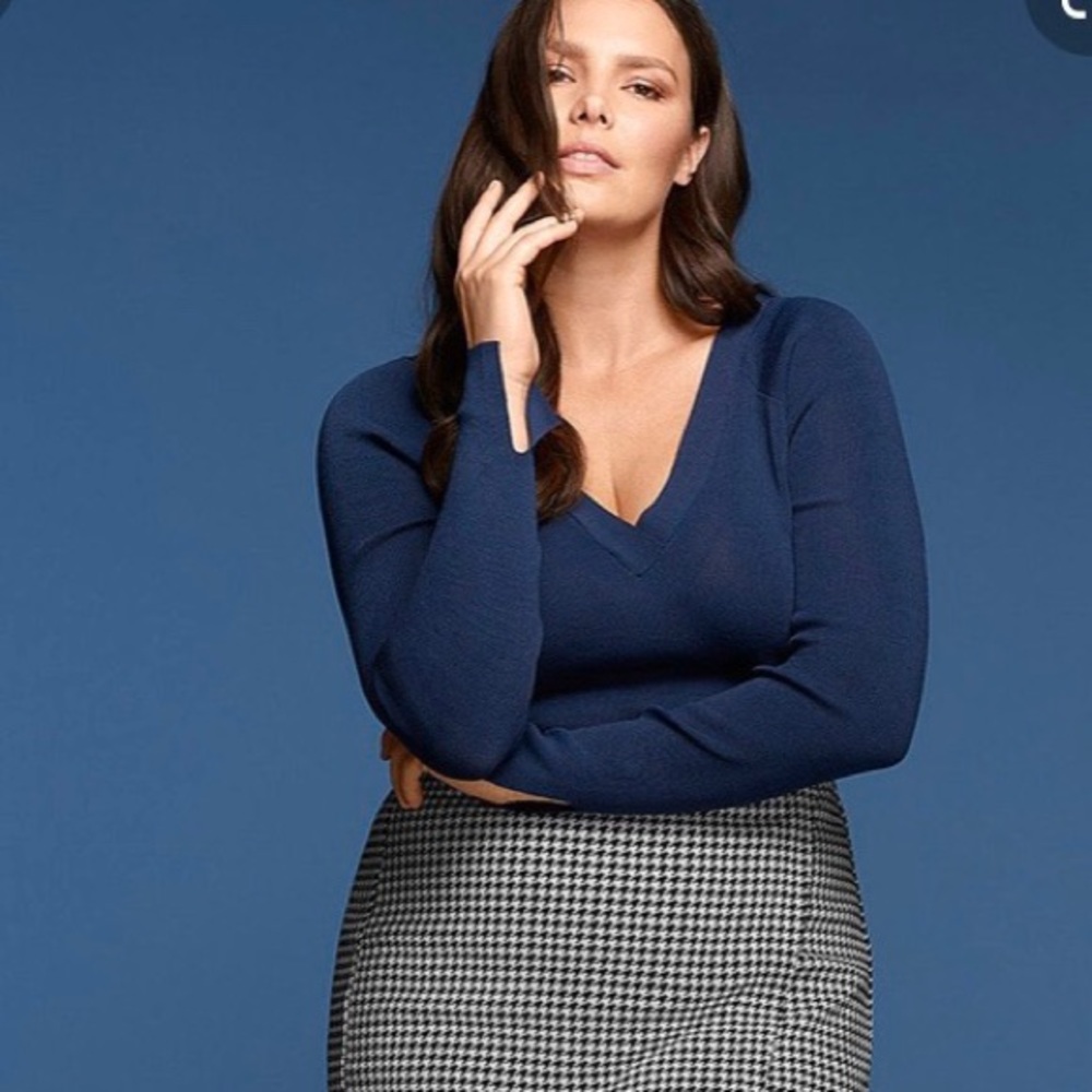 New w/ tag Double V neck sweater NWT plus size 🎁